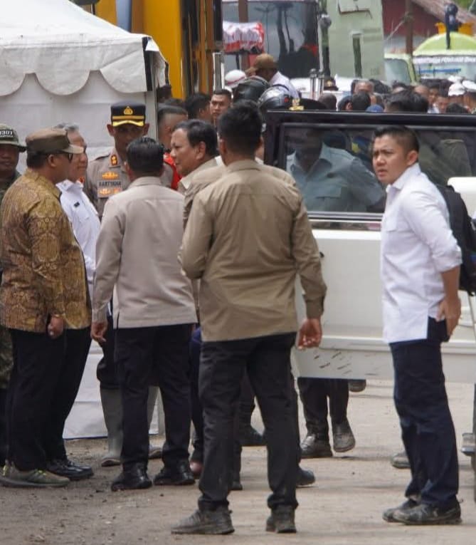 Wako Hendri saat menyambut kedatangan Presiden Prabowo.